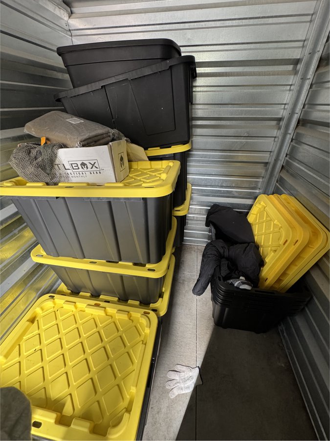 5 x 10 storage unit in Oxford, MI