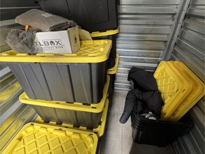 5 x 10 storage unit in Oxford, MI