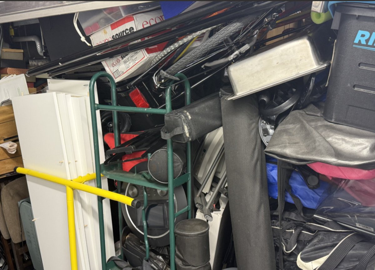 10 x 10 storage unit in Kensington, MD