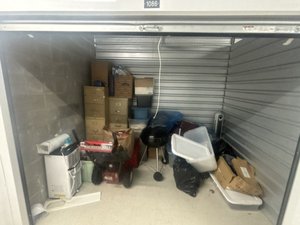 9 x 6 storage unit in Garden City Park, NY