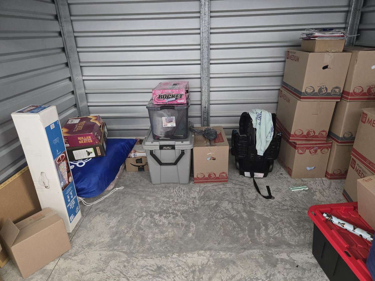 10 x 10 storage unit in Fairview Heights, IL