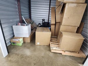 10 x 10 storage unit in Grand Prairie, TX