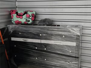 10 x 10 storage unit in Copiague, NY