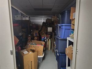 10 x 15 storage unit in Hicksville, NY