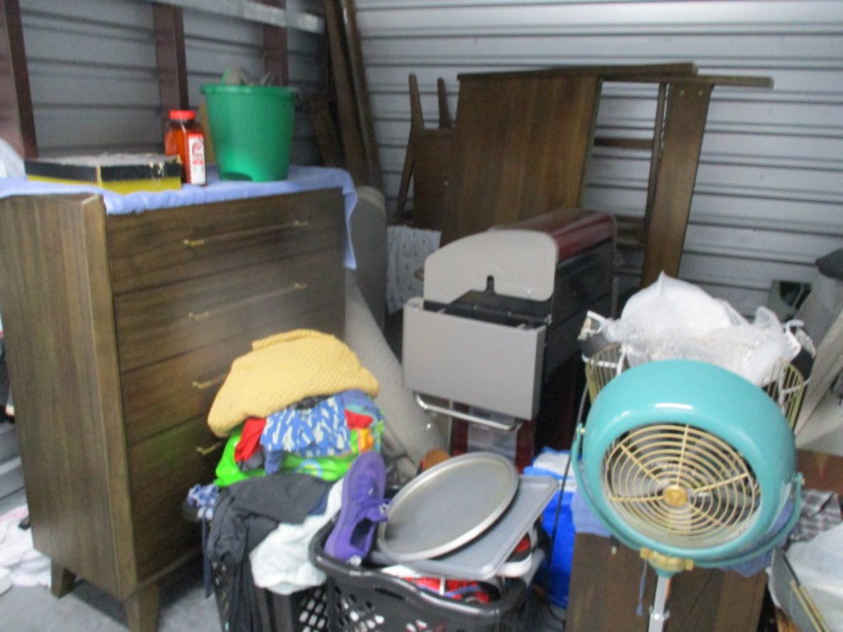10 x 10 storage unit in Wilmington, DE