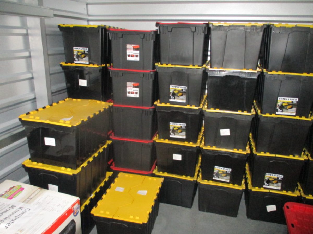 10 x 8 storage unit in Wilmington, DE