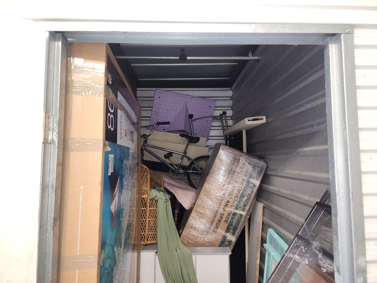 5 x 10 storage unit in St Charles, IL