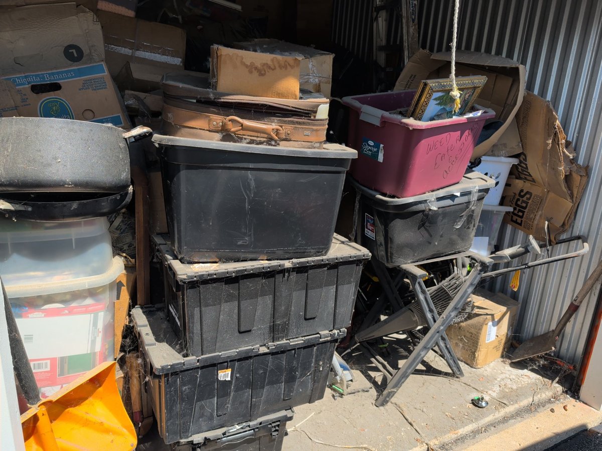 10 x 15 storage unit in Aurora, IL