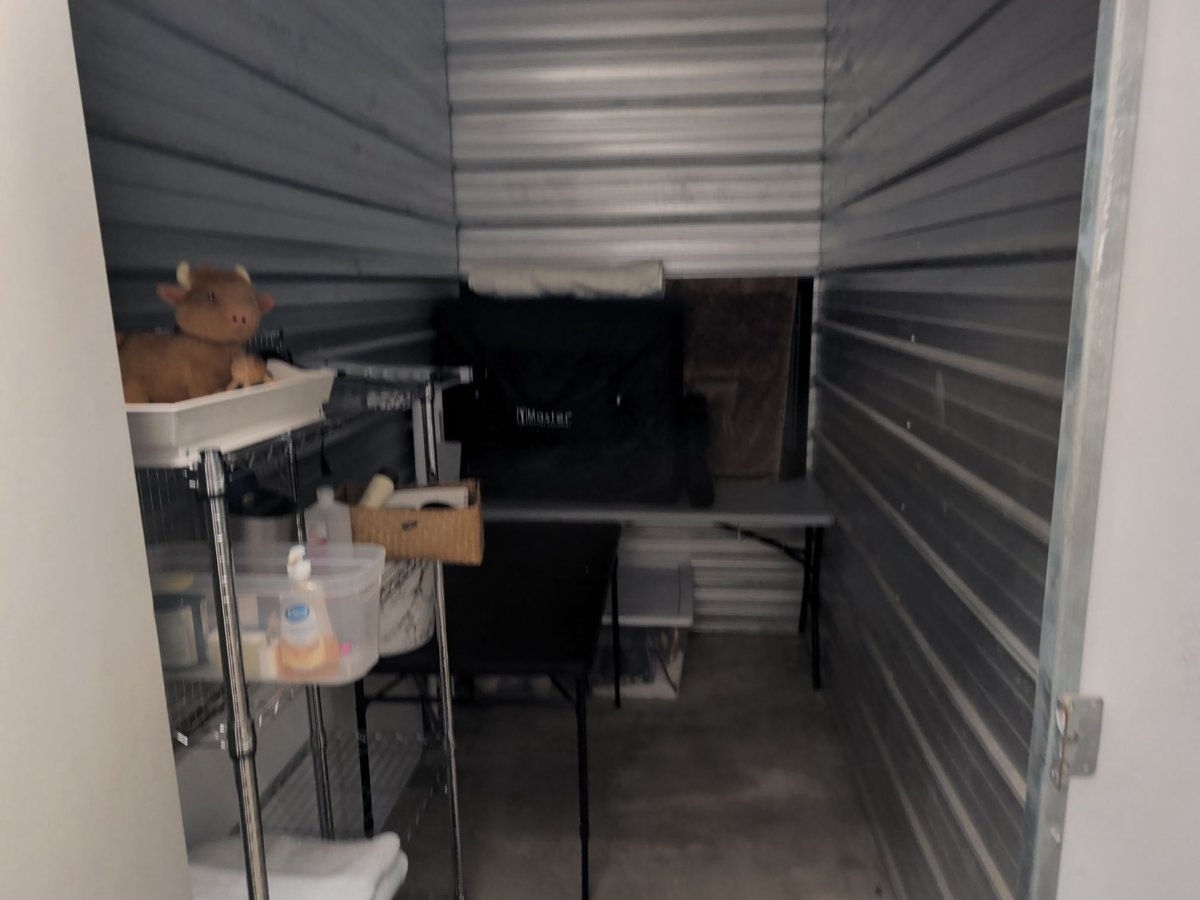5 x 10 storage unit in Aurora, IL