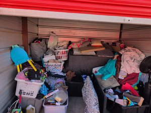 10 x 10 storage unit in Aurora, IL