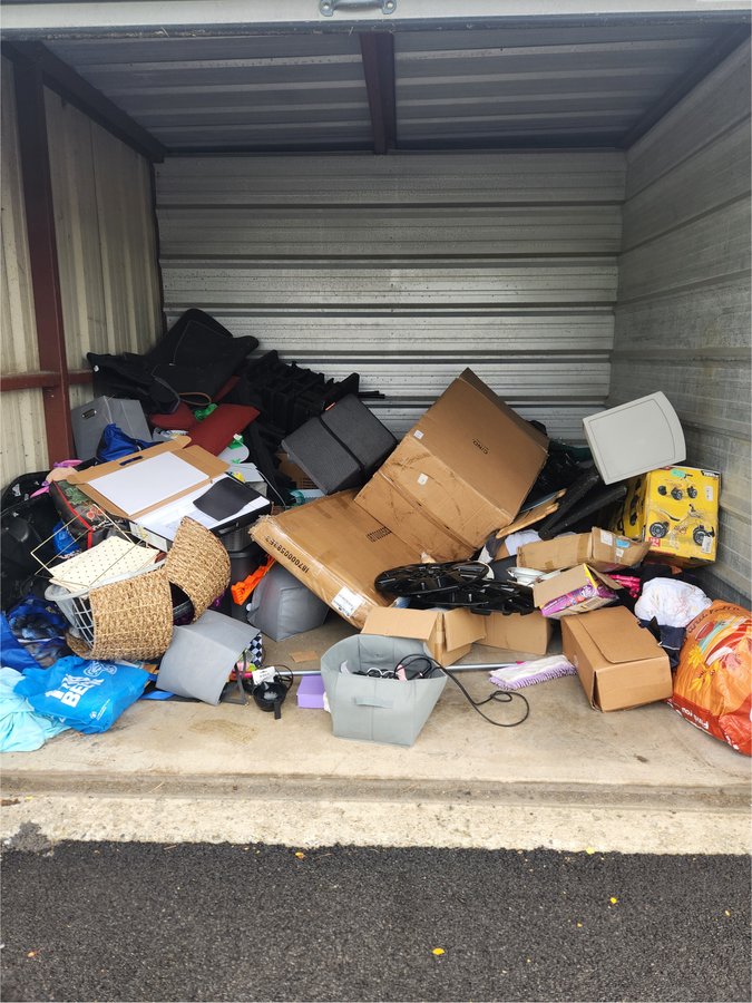 10 x 10 storage unit in Blasdell, NY