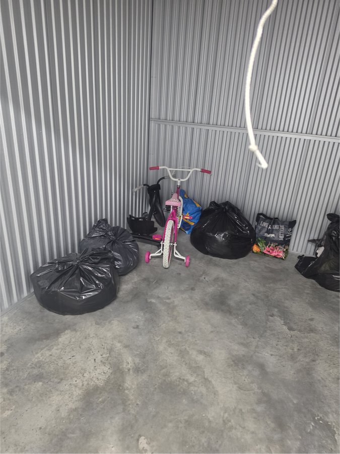 10 x 10 storage unit in Newark, NJ