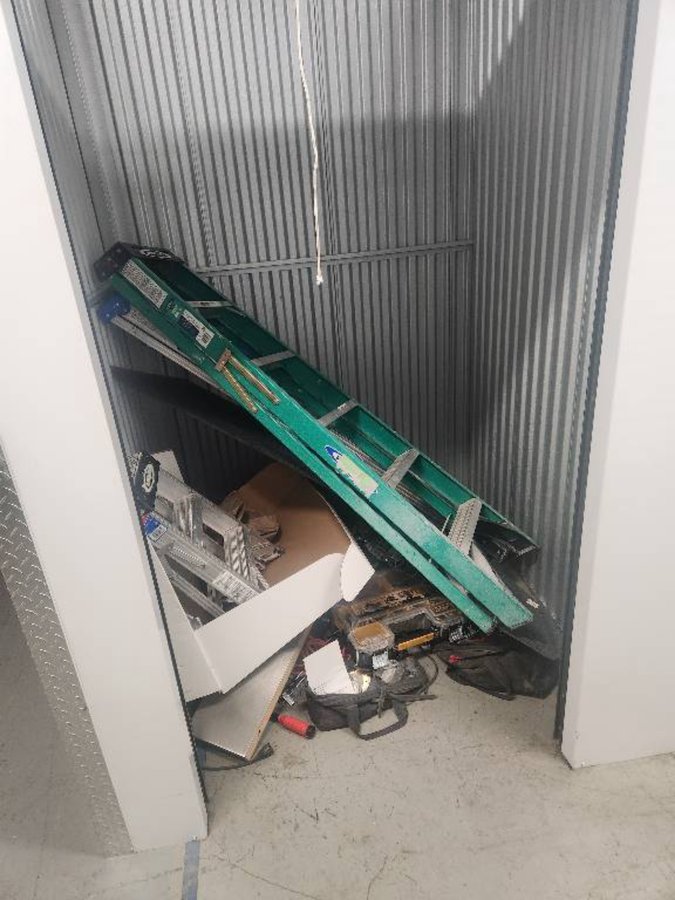 5 x 5 storage unit in Chicago, IL