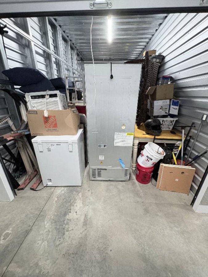 10 x 20 storage unit in Rancho Cordova, CA