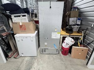 10 x 20 storage unit in Rancho Cordova, CA