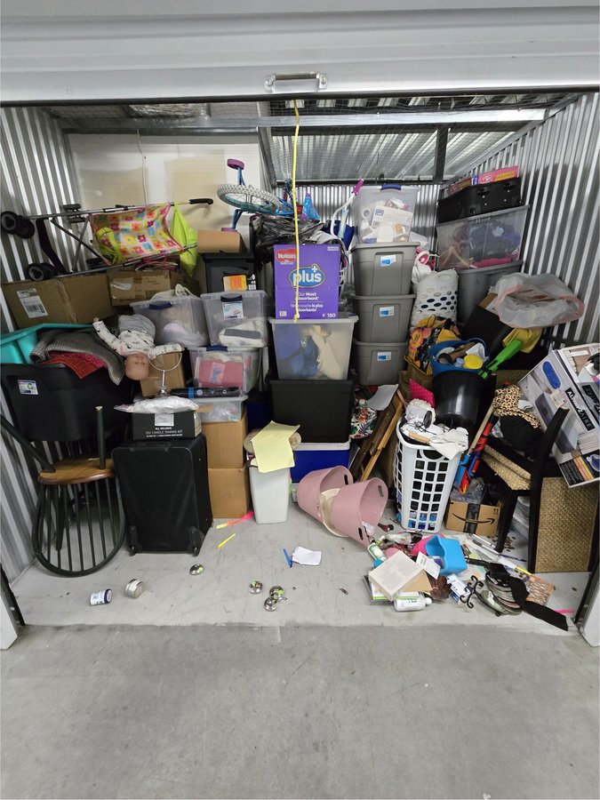 10 x 8 storage unit in Miami Gardens, FL