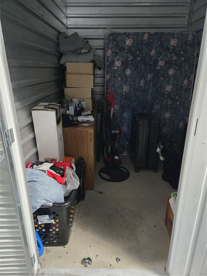 6 x 8 storage unit in Brandon, FL