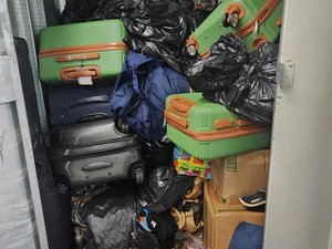 4 x 7 storage unit in Los Angeles, CA