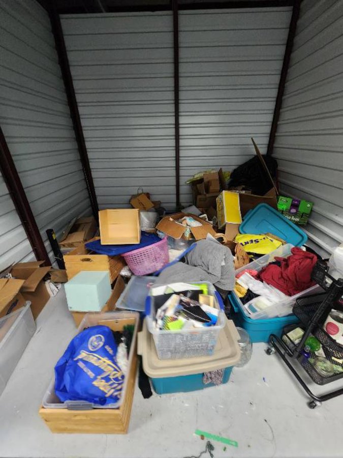 10 x 10 storage unit in Batavia, IL