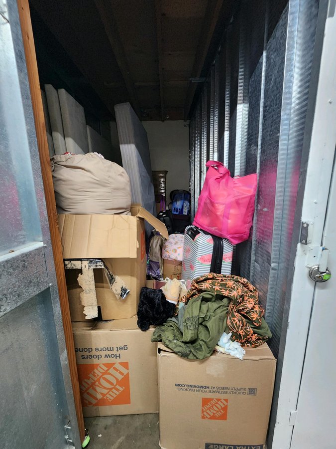 5 x 10 storage unit in Los Angeles, CA