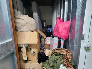 5 x 10 storage unit in Los Angeles, CA