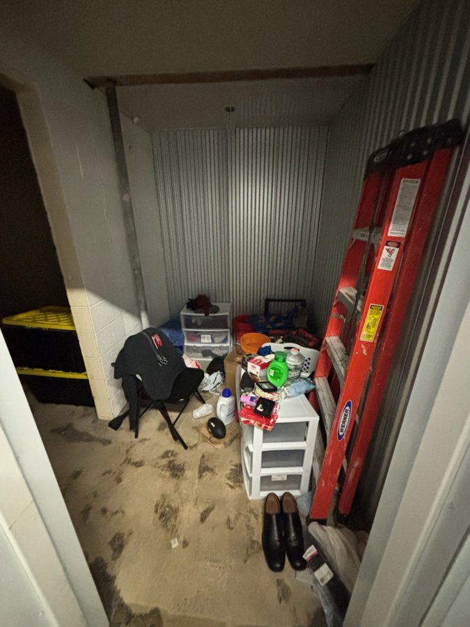 12 x 8 storage unit in Cranbury, NJ
