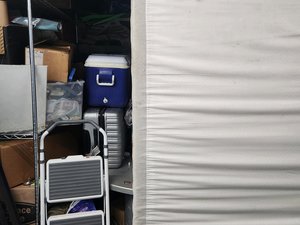 10 x 10 storage unit in Los Angeles, CA