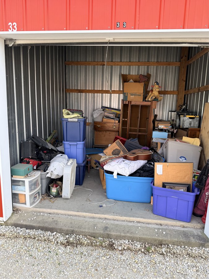 10 x 10 storage unit in Fairmount, IN