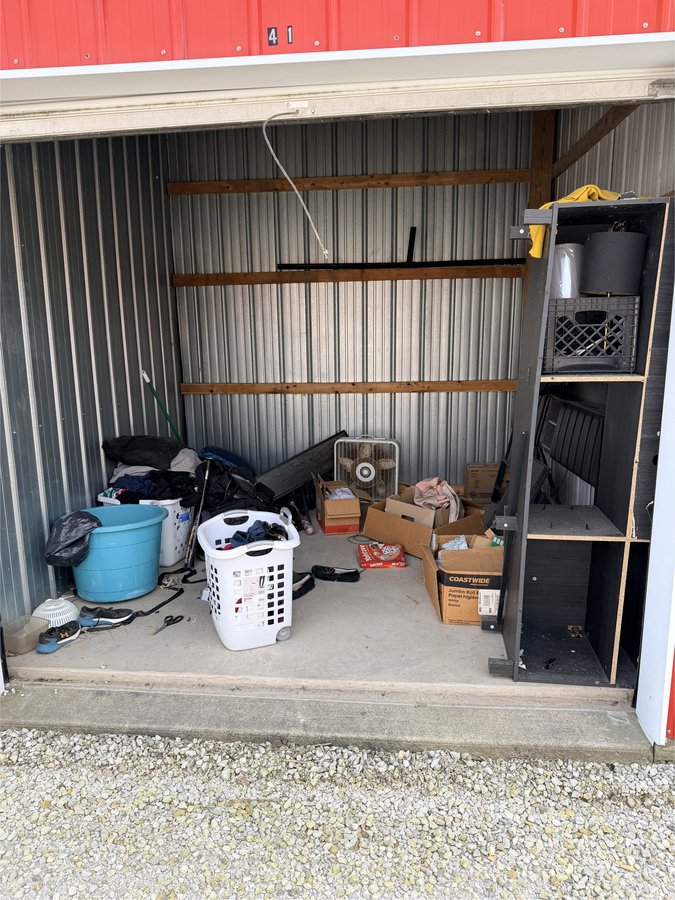 10 x 10 storage unit in Fairmount, IN