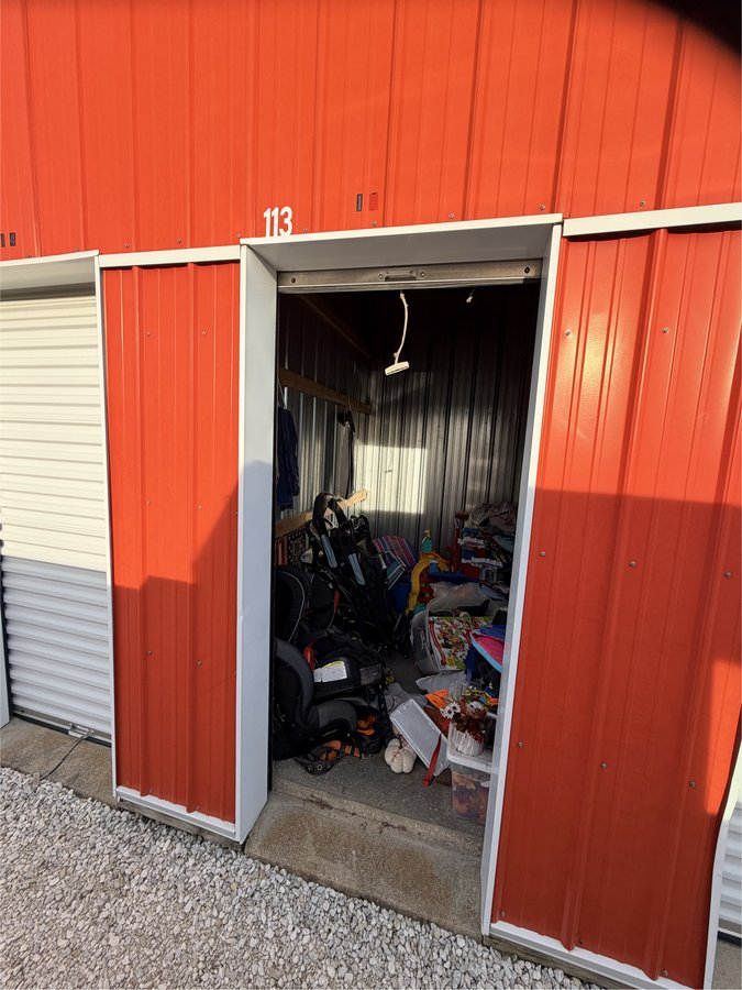 5 x 10 storage unit in Fairmount, IN