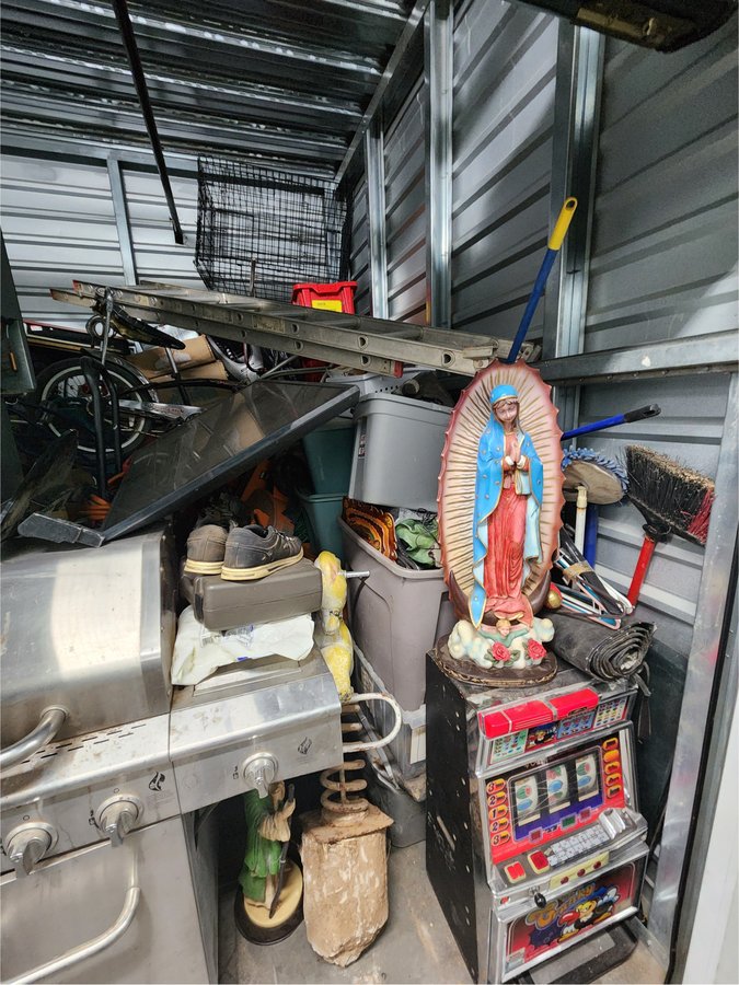10 x 10 storage unit in Phoenix, AZ