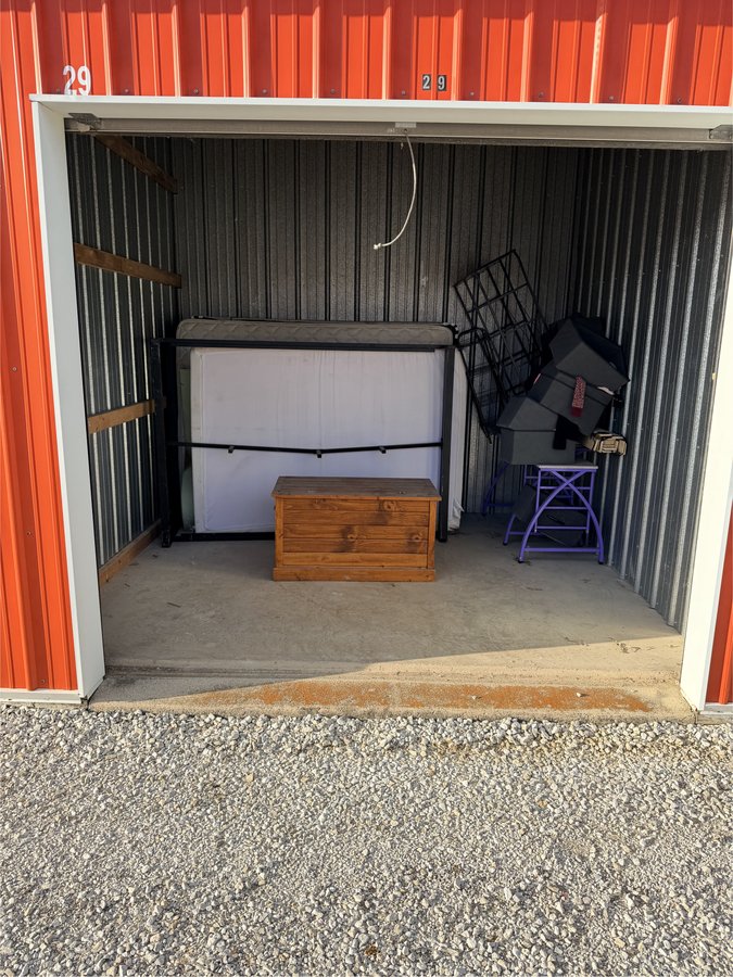 10 x 10 storage unit in Fairmount, IN