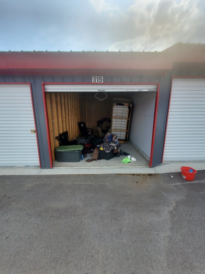 10 x 15 storage unit in Lincoln, NE