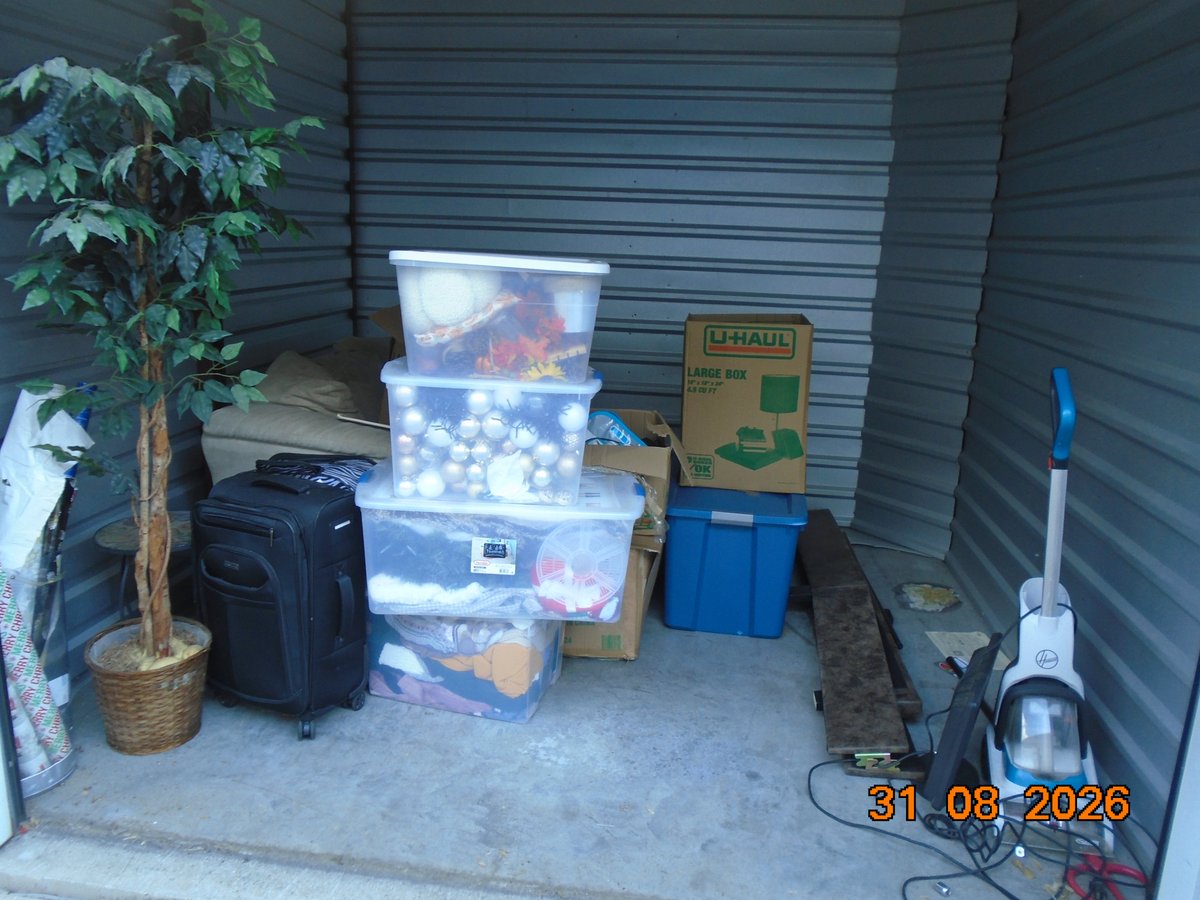 11 x 10 storage unit in Chattanooga, TN