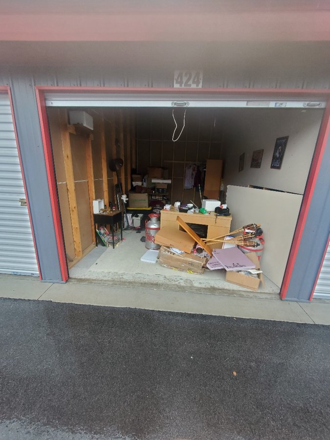 10 x 15 storage unit in Lincoln, NE