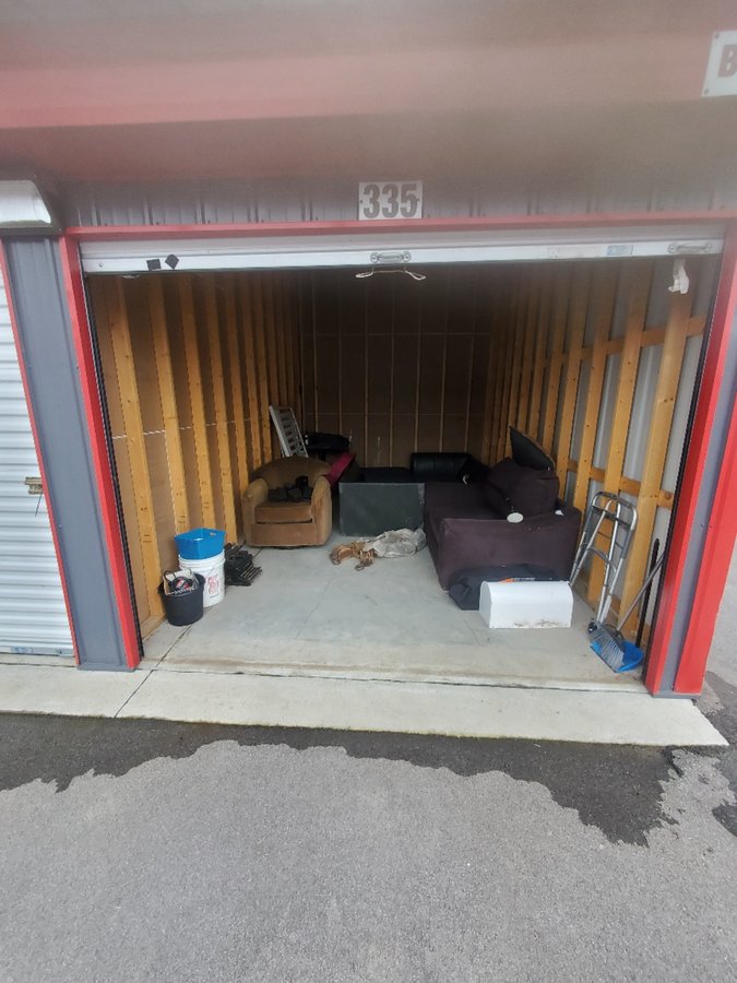 10 x 15 storage unit in Lincoln, NE