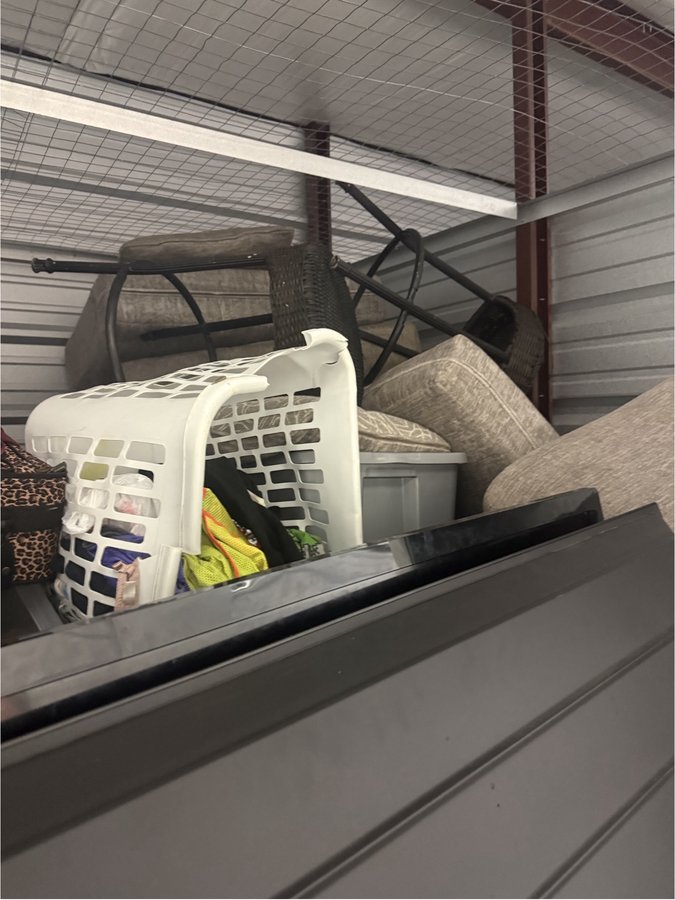 10 x 10 storage unit in Lakeland, FL