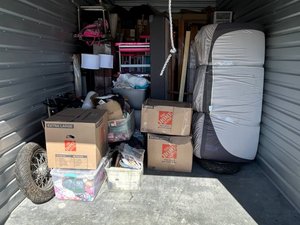 10 x 18 storage unit in Richmond, CA