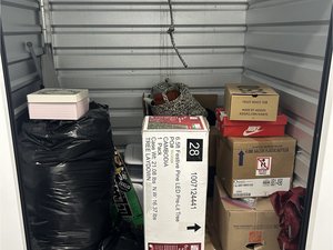 5 x 5 storage unit in Richmond, CA