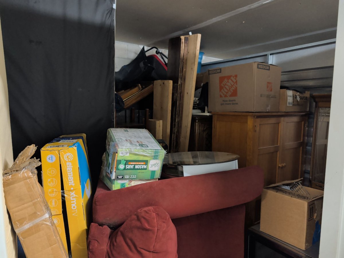10 x 10 storage unit in Burr Ridge, IL