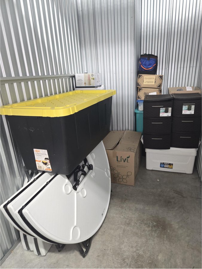 5 x 10 storage unit in Pompano Beach, FL