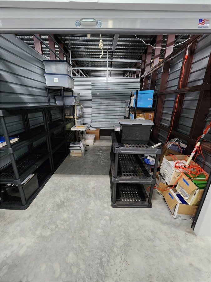 20 x 15 storage unit in Lakeland, FL