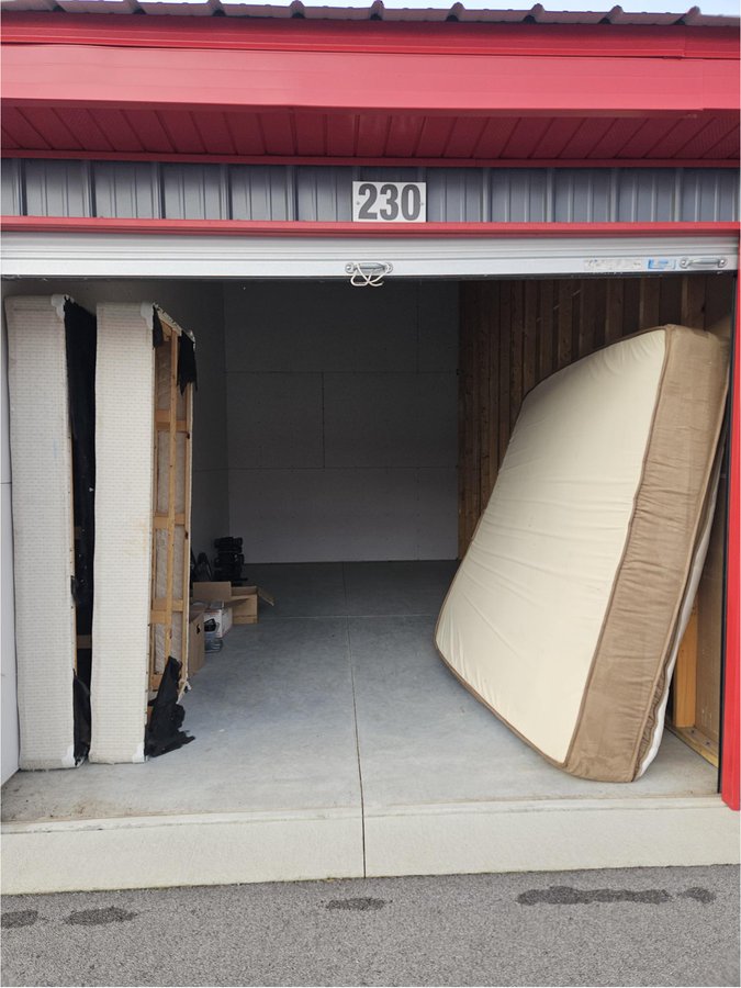 10 x 20 storage unit in Lafayette, IN