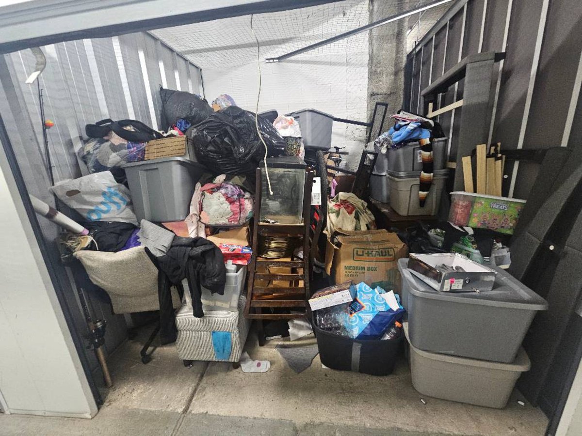 10 x 10 storage unit in Chicago, IL
