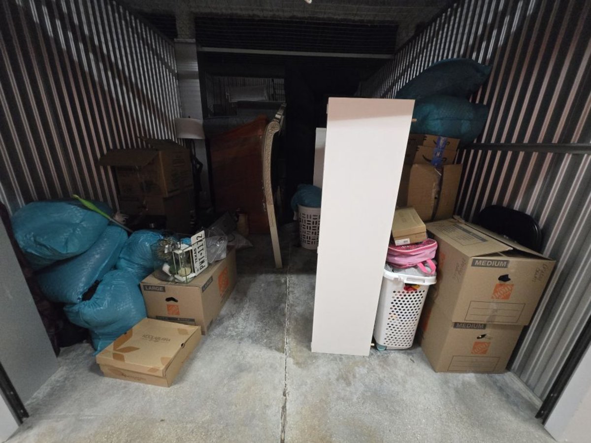10 x 15 storage unit in Hollywood, FL