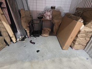 10 x 10 storage unit in Hollywood, FL