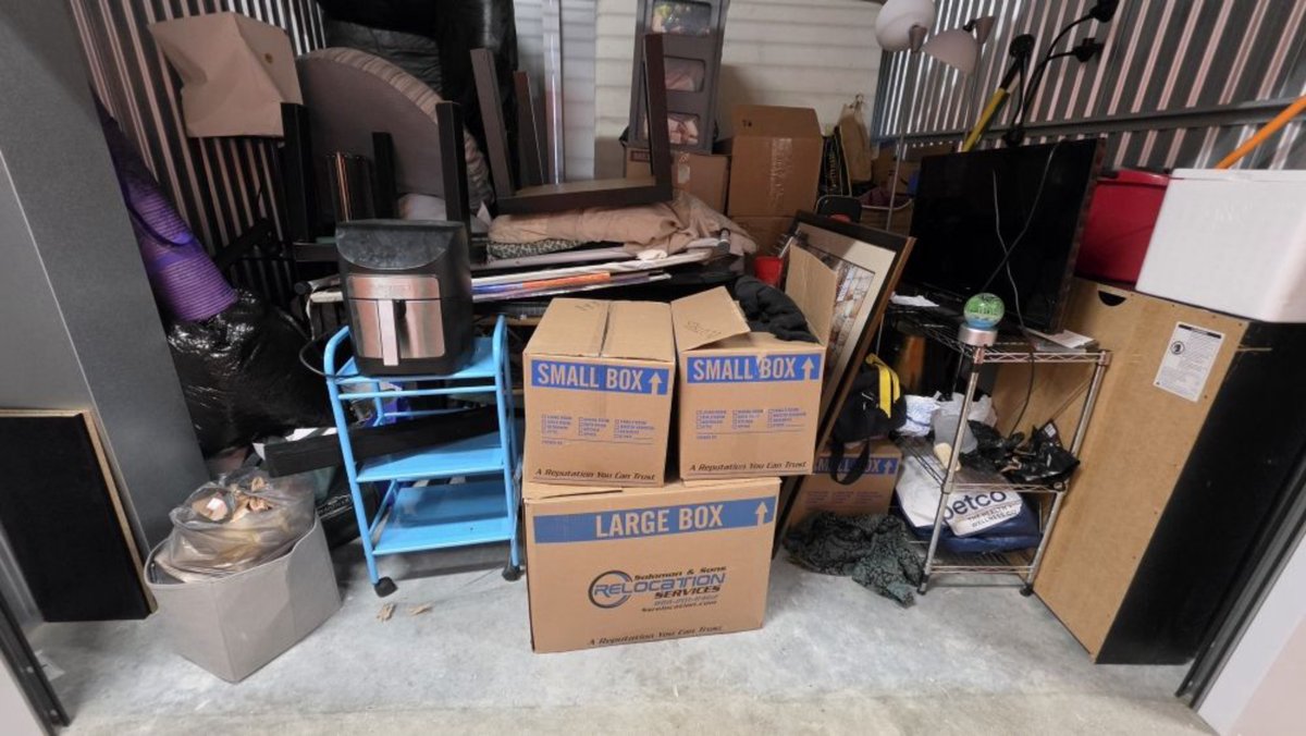 10 x 10 storage unit in Hollywood, FL