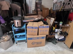 10 x 10 storage unit in Hollywood, FL