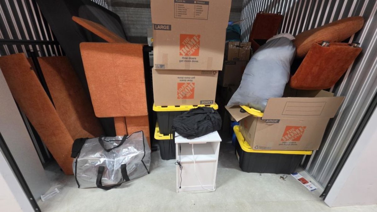 10 x 10 storage unit in Hollywood, FL