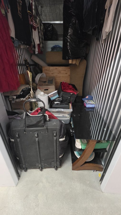 5 x 10 storage unit in Hollywood, FL